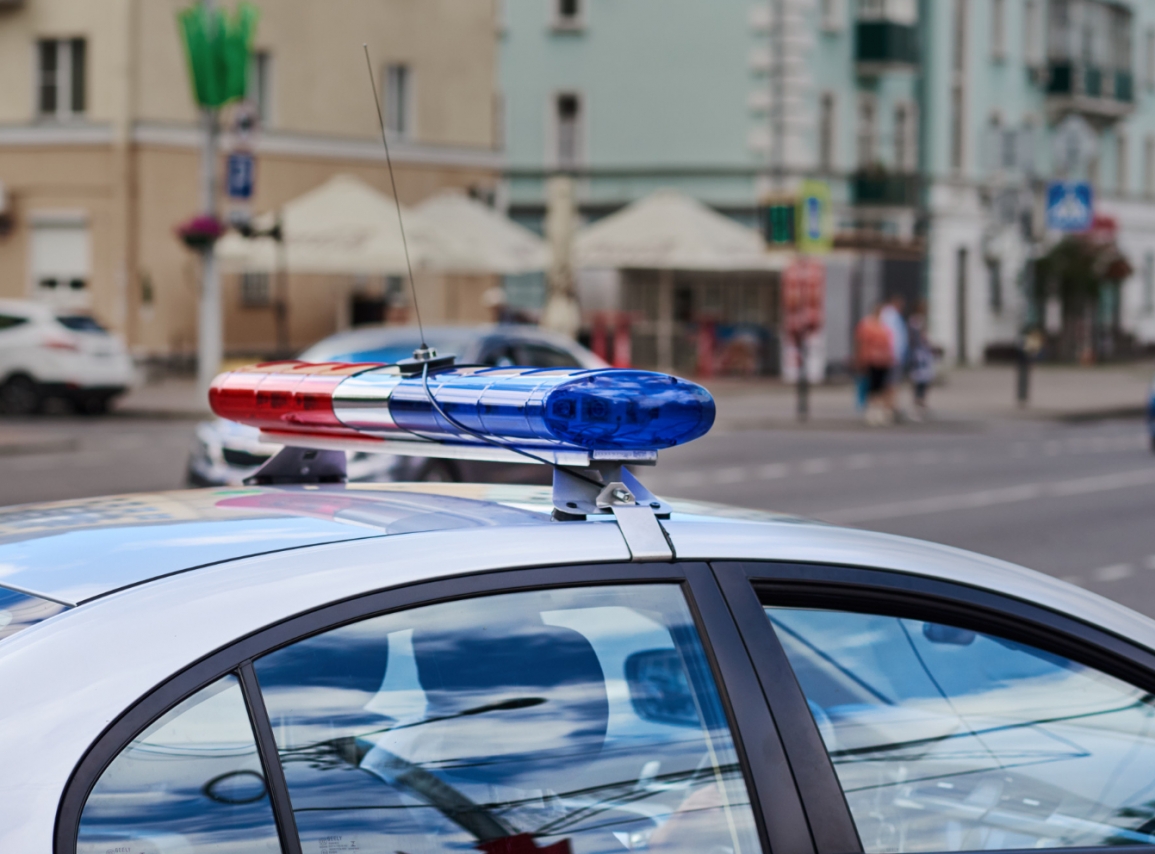 Młody kierowca BMW driftuje na parkingu – został ukarany przez policję