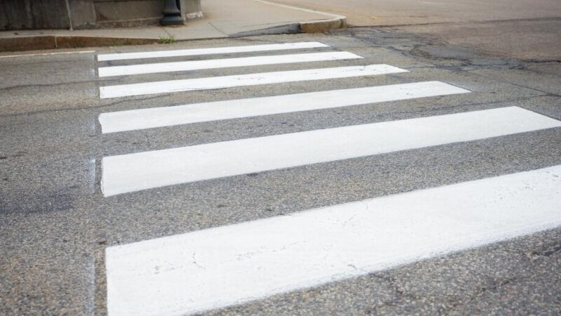 Bezpieczne przejścia: Policja kontroluje pieszych i kierowców