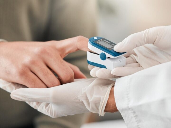 Straż Miejska w Świeciu wspiera osoby bezdomne w trudnym okresie zimowym