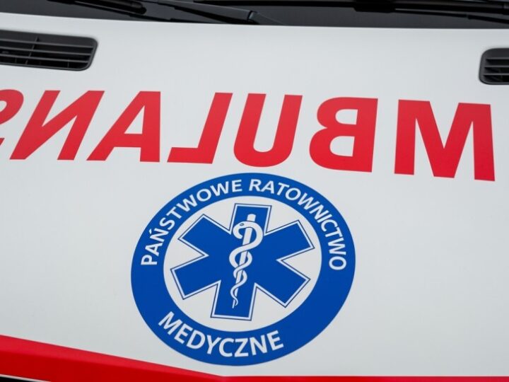 Policja patroluje miejsca schronienia dla osób bezdomnych w zimie