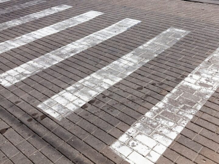 Bezpieczni piesi: Policja kontroluje zachowania na drogach