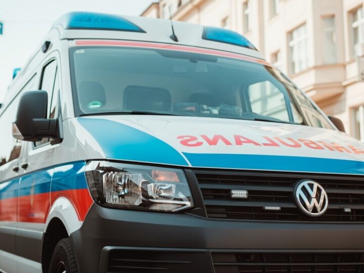 Poradnik Bezpieczeństwa w Polskim Języku Migowym: Kluczowe Informacje dla Niesłyszących